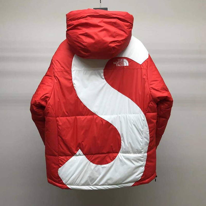 争奪戦 シュプリーム×ノースフェイス 偽物 s logo ヒマラヤン レッド 限定コラボ超激レア! shp43136